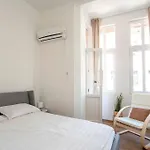 Supreme Luxury Top Central 1 Bedroom Apartment