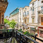 Supreme Luxury Top Central 1 Bedroom Apartment