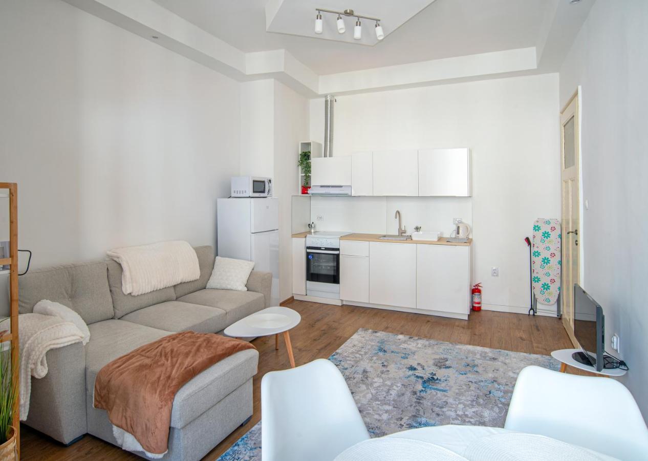 Supreme Luxury 1 Bedroom Appartement *